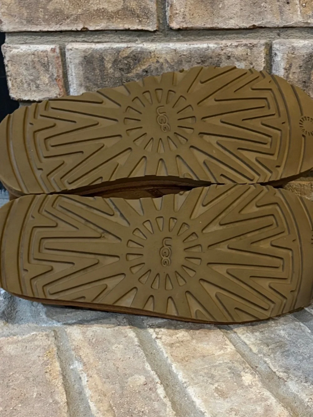UGG men neumel